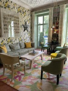Leia mais sobre o artigo Dopamine Decor: Como as Cores que Alegram Podem Transformar Sua Casa