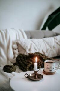 Leia mais sobre o artigo Hygge: Como Criar o Aconchego Dinamarquês em Qualquer Espaço da Sua Casa